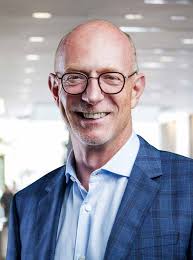 Concilier les approches nationales et globales Bridging National and Global  Perspectives