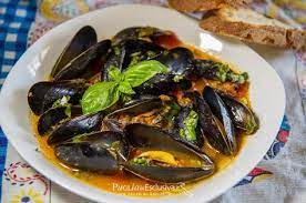 Impepata Di Cozze Pugliese Chiamata Anche Cozze Alla Tarantina Peppered Mussels Saute Di Cozze In Base Alle Tradizioni Di Cia Ricette Cozze Idee Alimentari