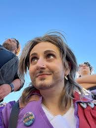 Sarah Roszell's Instagram, Twitter & Facebook