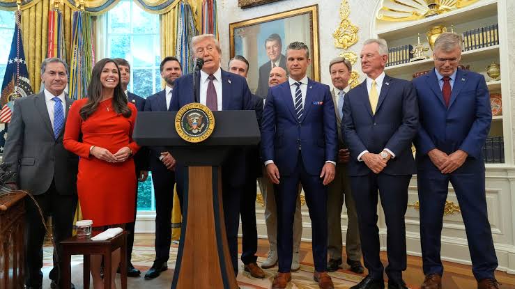 President Trump makes Oval Office announcement, announces Space Command  moving to Alabama - ABC7 New York