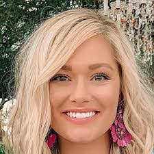 Whitney Becker's Instagram, Twitter & Facebook