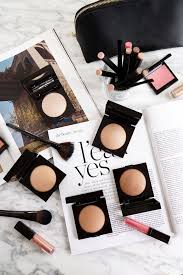 Laura Mercier Matte Radiance Baked Powder Highlight In 01 Laura Mercier Matte Radiance Baked Powders The Beauty Lookbook Laura Mercier Beauty Lookbook Natural Glow