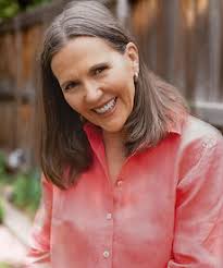 Nora Lynch's Instagram, Twitter & Facebook