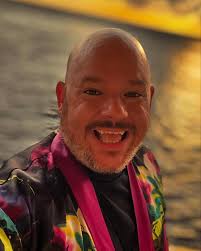 A shimmering glow of greatness! #curtislabellemusic #entertainer #shimmer  #piano #cruiselife