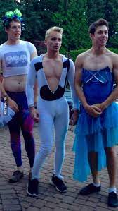19 guys living the ultimate male fantasy. That Aint A Cameltoe That S A Moose Knuckle 9gag