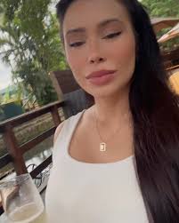 🥂🧘🏻‍♀️🎨