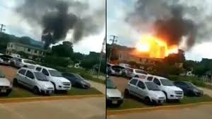 Una enfermera de sanidad militar le dijo a blu radio que la imagen quedó intacta estando a menos de 15 metros de la explosión. Hy9gg Onxezs M
