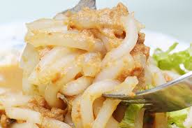Kuah laksa ini agak berebda dengan laksa pada umumnya yaitu tidak memakai santan tetapi kaldu ikan yang gurih sehingga karena pada kesempatan kali ini akan membagikan resep laksa penang lezat khas malasyia untuk anda sehingga anda. Kuah Laksa Penang 20 Minit Siap