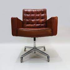 Sign up and stay connected with knoll. Mid Century Cognac Leather And Aluminum Desk Chair By Vincent Cafiero For Knoll Inc Knoll International 1960s For Sale At Pamono