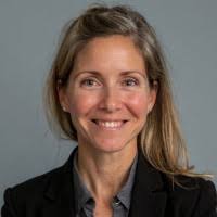 100+ profilů „Suzan“