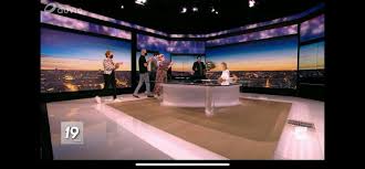 Julie morelle, journaliste et présentatrice à la rtbf. 5dv1twpwko3swm