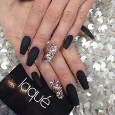 Dark red & gold details nail design Coffin Black With Ring Finger Design Prom Nails Cute Nails Beautiful Nails