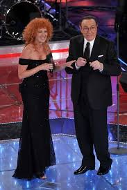 Flavia fratello‏ @flaviafratello 12 сент. Fiorella Mannoia E Carlo Di Francesco Saluti Da New York Vanityfair It Abiti Formali Fiorelli Foto