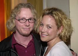 R.E.M. performs live with original members for first time since 2007