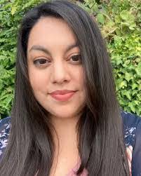 Krysta Arnold's Instagram, Twitter & Facebook