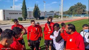 منتخب مصر لكرة القدم أو منتخب الفراعنة هو الممثل الرسمي لمصر في رياضة كرة القدم. Ù…ØµØ± ØªØ±ÙØ¶ Ø§Ù„Ø§Ø³ØªØ³Ù„Ø§Ù… ÙÙŠ Ø£Ø²Ù…Ø© Ù…Ù†ØªØ®Ø¨ Ø§Ù„Ø´Ø¨Ø§Ø¨ ÙˆØªÙ„ÙˆØ­ Ø¨Ø®Ø·ÙˆØ© Ø¯ÙˆÙ„ÙŠØ© Ø£Ø®Ø¨Ø§Ø± Ø³ÙƒØ§ÙŠ Ù†ÙŠÙˆØ² Ø¹Ø±Ø¨ÙŠØ©