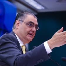 Lafayette Andrada pede cautela em retaliação a Trump: 'impactos podem ser  seríssimos'