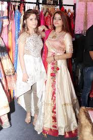 Sanna Chandna Kapoor Designers Den Nishtha Chandna Kailash And Deepika Fashion Show Fashion Design