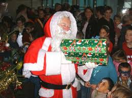 Car il voulait apprendre à chanter. Tout Savoir Sur Le Pere Noel Ou Habite T Il D Ou Vient Il