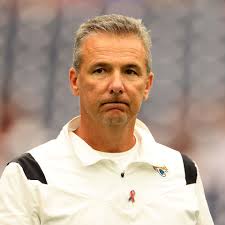 Notre Dame Players, Students Don't Support 'Policy Change' Regarding Alma  Mater