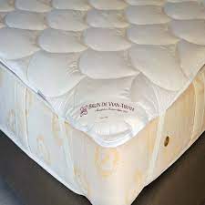 Check out brun de vian tiran on ebay. Sur Matelas Camargue Brun De Vian Tiran Armoire A Linge