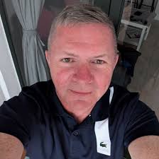 Does anyone know a wedding photographer who is local to Falkirk/West  Lothian and not too expensive? I get married later in the year and looking  for something cheap is about £500/£600. Thanks