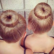 Photos 20 Coiffures Pour Petite Fille Qui Vous En Mettront Plein La Vue Coiffure Petite Fille Coiffure Cheveux D Enfant