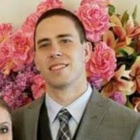 50+ perfiles de «Troiani»