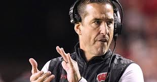 Luke Fickell reacts to Wisconsin fans storming the field after upset win  vs. Washington