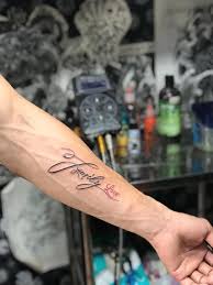 Trên đây là tổng hợp những thông tin chia sẻ cụ thể, chi tiết nhất về phong cách hình xăm chữ. 50 Hinh XÄƒm Chá»¯ Family Ä'áº¹p Nháº¥t