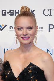 She featured prominently in campaigns of triumph international, joop!, oasis and reebok. Franziska Knuppe Steckbrief Bilder Und News Web De