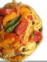 Primo piatto con peperoni veloce, saporito e semplice da preparare con pochi ingredienti. Spaghetti Con I Peperoni Alla Siciliana Siciliani Creativi In Cucina