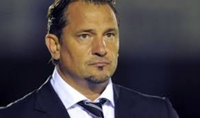 Dean Holdsworth backs Aldershot to make Fergie miserable
