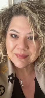 Holly Lacombe's Instagram, Twitter & Facebook