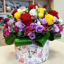 Găsește imagini cu buchet de flori. Aranjament Floral Maria Cutie Cu Flori Colorate Pentru Maria