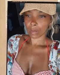 Cleo Swan's Instagram, Twitter & Facebook