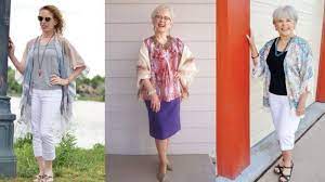 Üç moda öncüsü artı oprah'ı alın ve ne giymemeli adlı televizyon showundan moda gurusu stacy i̇lk olarak 30 yaş dolayındaki kadınlardan başlayarak, dar bir deri ceket, tatlı bir örgü üst, rahat bir jean. 60 Yas Uzeri Gunluk Kiyafetler Gunluk Kiyafet Giyim Kiyafet