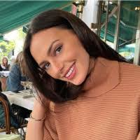 Chloe Rayner's Instagram, Twitter & Facebook