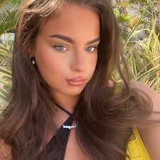 Morning, can anybody recommend somewhere to get my eyebrows tinted and  threaded or waxed? X