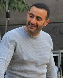 شاهد حلقات مسلسل عايزة اتجوز كاملة: Ø£Ø­Ù…Ø¯ Ø§Ù„Ø³Ù‚Ø§ ÙÙŠ Ø¨ÙŠØ§Ù† Ø±Ø³Ù…ÙŠ Ø£Ù†Ø§ Ù…Ø´ Ù…Ø·Ø¨ Ù„Ø§ØªÙŠ ÙˆÙ„Ø§ Ù…Ù†Ø§ÙÙ‚ ÙˆÙ„Ù… Ø£Ø³Ù…Ø­ Ø¨Ø¥Ù‡Ø§Ù†Ø© Ø£ÙŠ Ø´Ø®Øµ Ù…Ø¬Ù„Ø© Ø³ÙŠØ¯ØªÙŠ