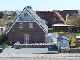 In den vier ortsteilen finden sie einfamilienhäuser mit typischem reetdach, moderne reihenhäuser und eigentumswohnungen im lebendigen zentrum. Ferienhaus Wiedingharde