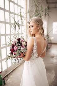 Wedding dresses, bridal gowns, unique wedding gowns, colorful wedding dresses, affordable wedding dresses and more from lindorelli. Find The Bridal Bouquet For Your Wedding Style Love Maggie