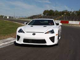 In 2000 the lexus engineers started to create a supercar. Lexus Lfa Ein Brutalo Renner Zur Falschen Zeit Der Spiegel