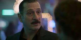 Es una serie thriller y de acción que sigue la historia de alex guzmán, el mismo que ha sido encarcelado en prisión durante 18 años por haber supuestamente matado a su propia hermana sara. Entrevista Juan Carlos Remolina Quien Mato A Sara Cine Premiere