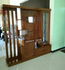 Itu 1 sisi atau 2 sisi. Tukang Bangun Rumah Lemari Penyekat Ruang Tamu