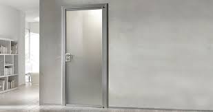 Porte da interni in vetro e alluminio caratterizzate da minimalismo al grado assoluto: Porte In Alluminio Con Apertura Automatica Cesena E Viserba