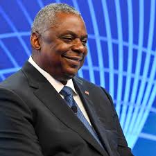 U.S. Defense Chief Rebukes China as Warships Transit Taiwan Strait