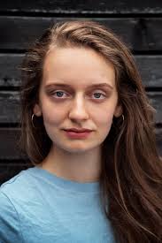 Theater als ein Ort des gemeinsamen Beflügelns“ Julia Mikusch,  Schauspielerin_Wien 18.9.2021