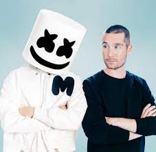 May 19, 1992), better known by his stage name marshmello (also known as dotcom), is an american edm producer and dj. Millionen Fortnite Zuschauer Bei Ingame Konzert Mit Dj Marshmello Welt