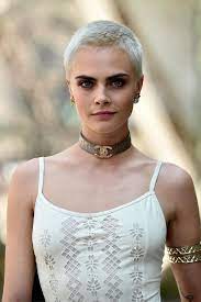 cara delevingne s hair style file her 30 most enviable hair looks mit bildern cara delevingne cara delevingne haar chanel modenschau